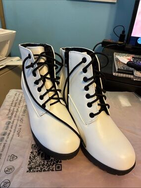 New Soda White Lace-Up Ankle Boots with Black Laces